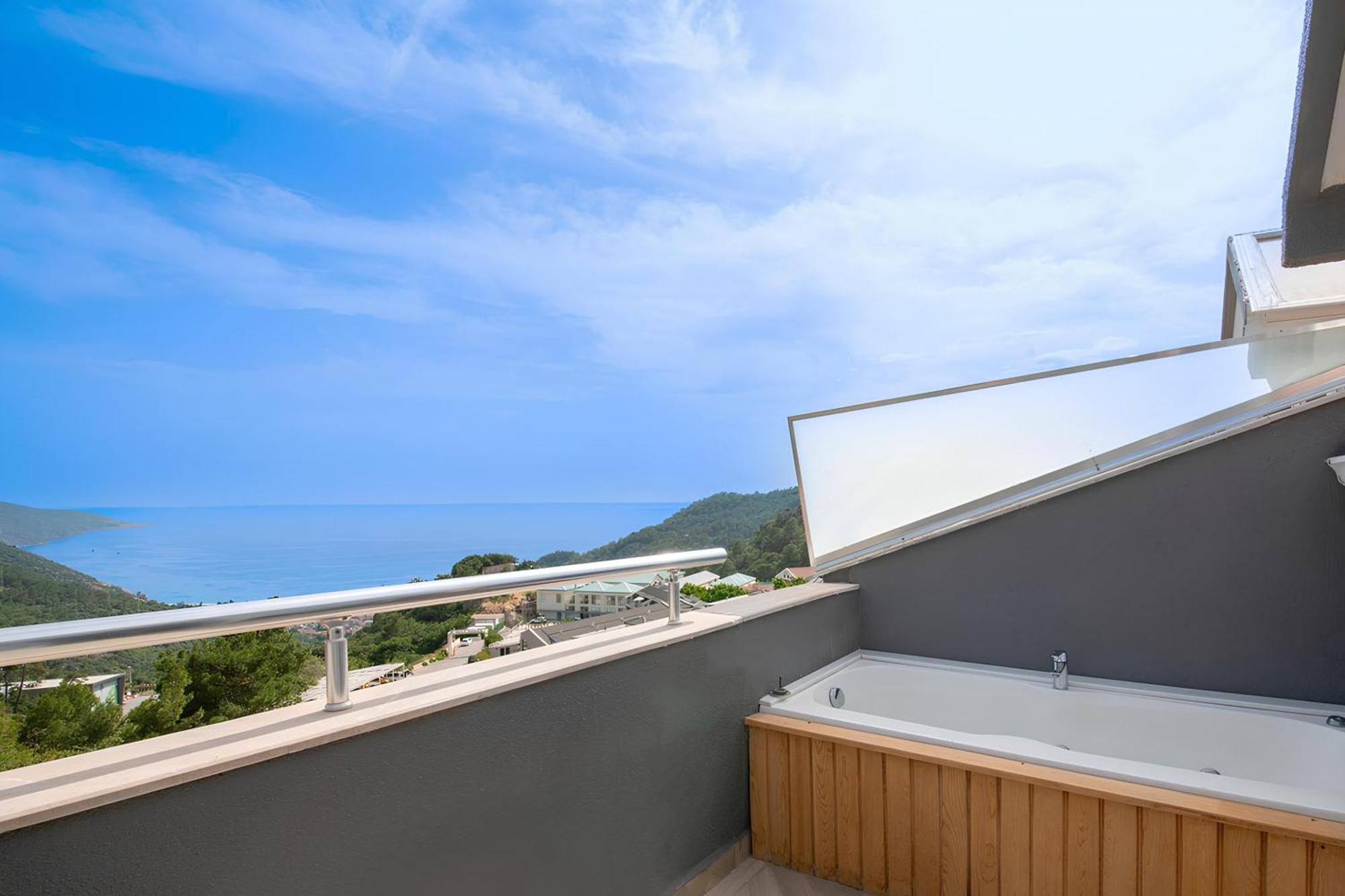 Ramada By Wyndham Fethiye Oludeniz (Adults Only) Exterior foto