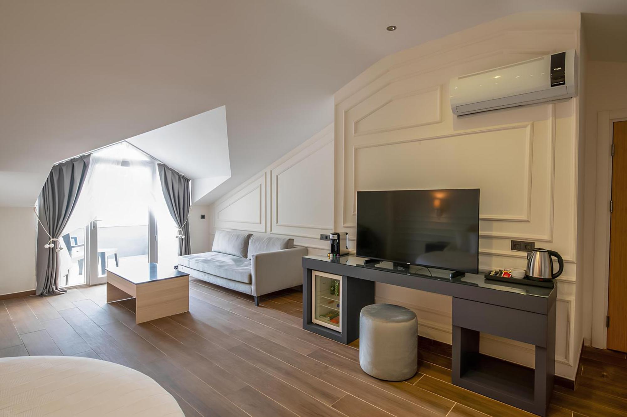 Ramada By Wyndham Fethiye Oludeniz (Adults Only) Exterior foto