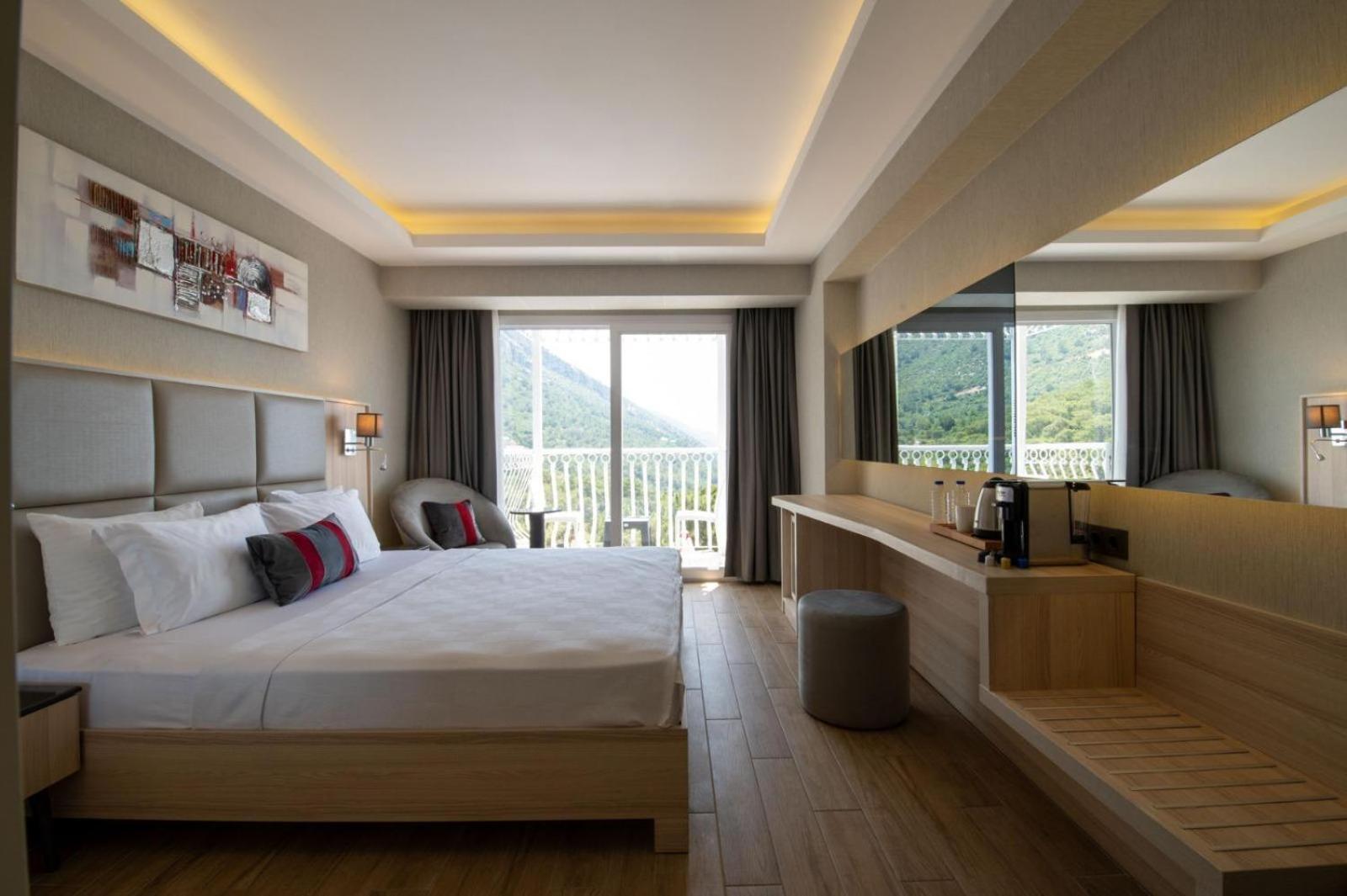 Ramada By Wyndham Fethiye Oludeniz (Adults Only) Exterior foto