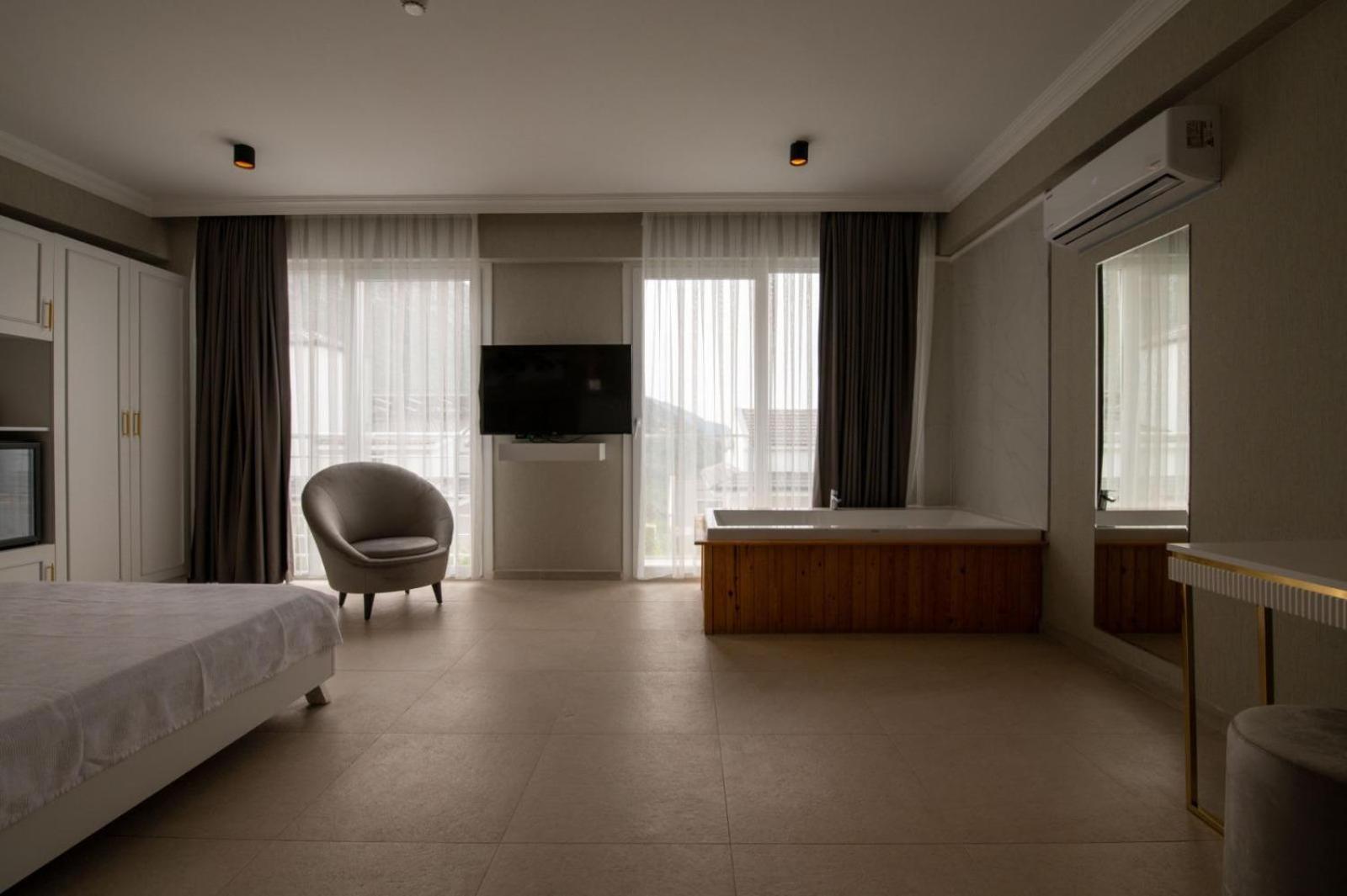 Ramada By Wyndham Fethiye Oludeniz (Adults Only) Exterior foto