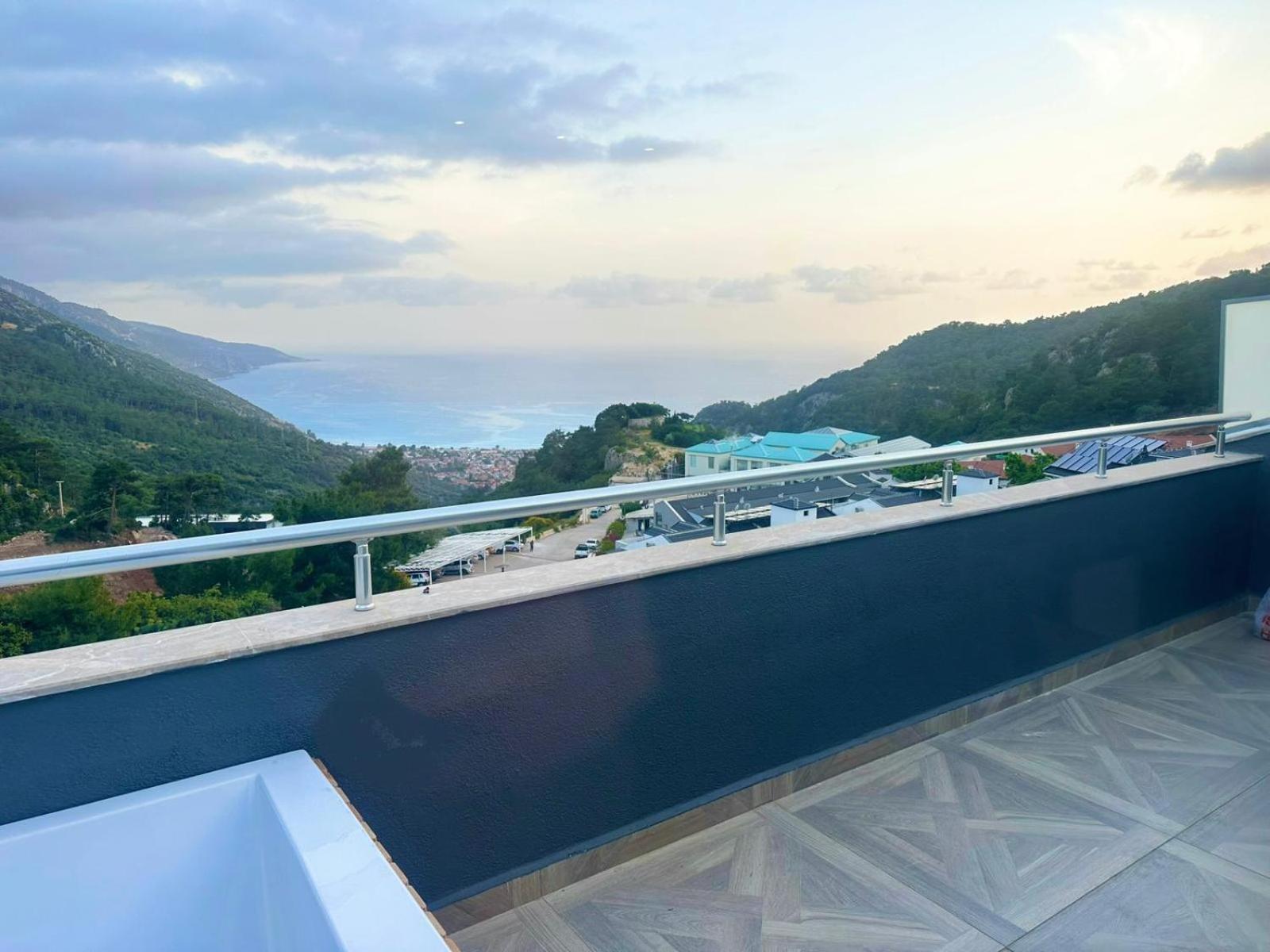 Ramada By Wyndham Fethiye Oludeniz (Adults Only) Exterior foto