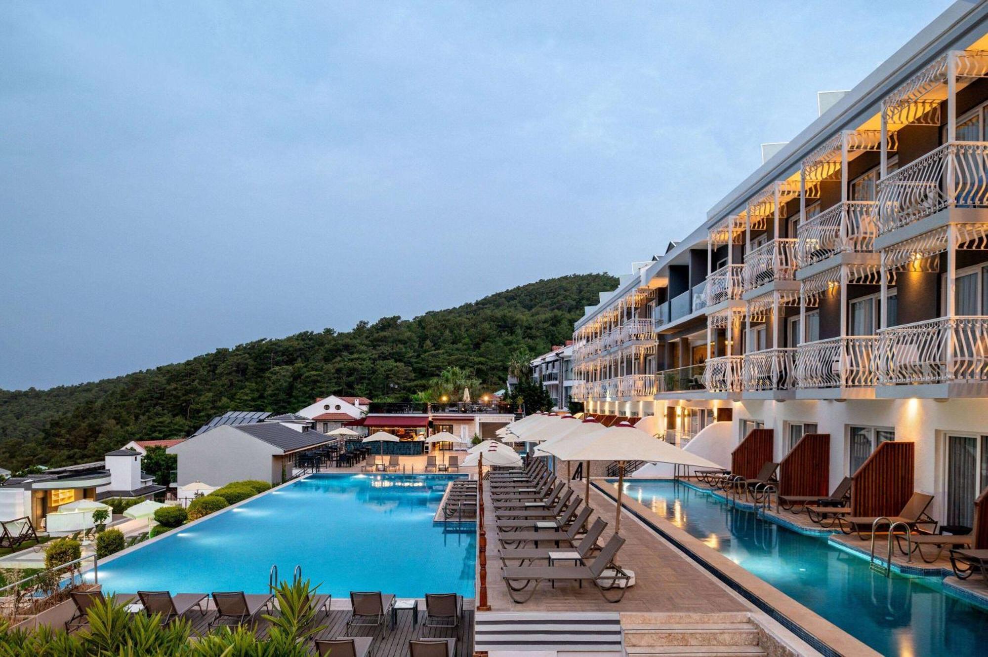 Ramada By Wyndham Fethiye Oludeniz (Adults Only) Exterior foto