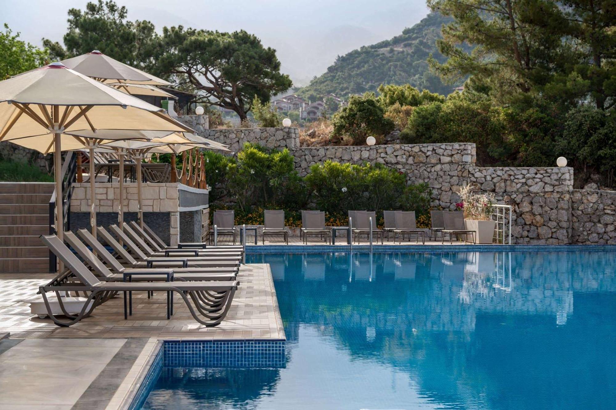 Ramada By Wyndham Fethiye Oludeniz (Adults Only) Exterior foto
