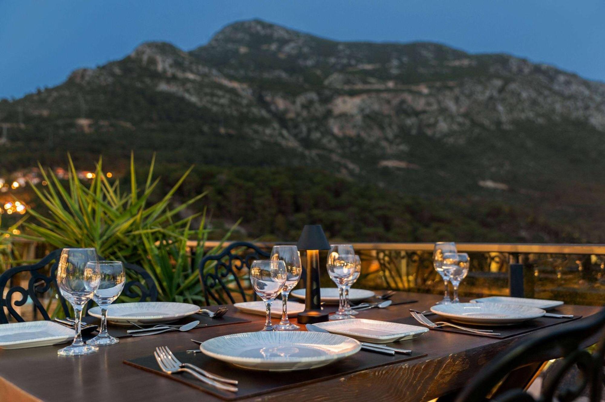 Ramada By Wyndham Fethiye Oludeniz (Adults Only) Exterior foto