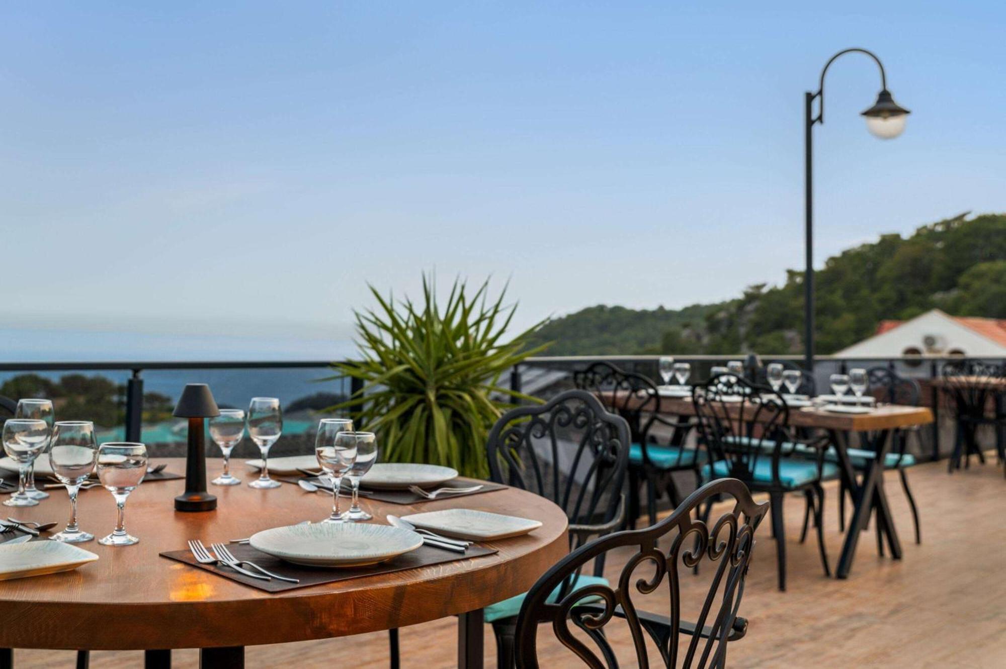 Ramada By Wyndham Fethiye Oludeniz (Adults Only) Exterior foto