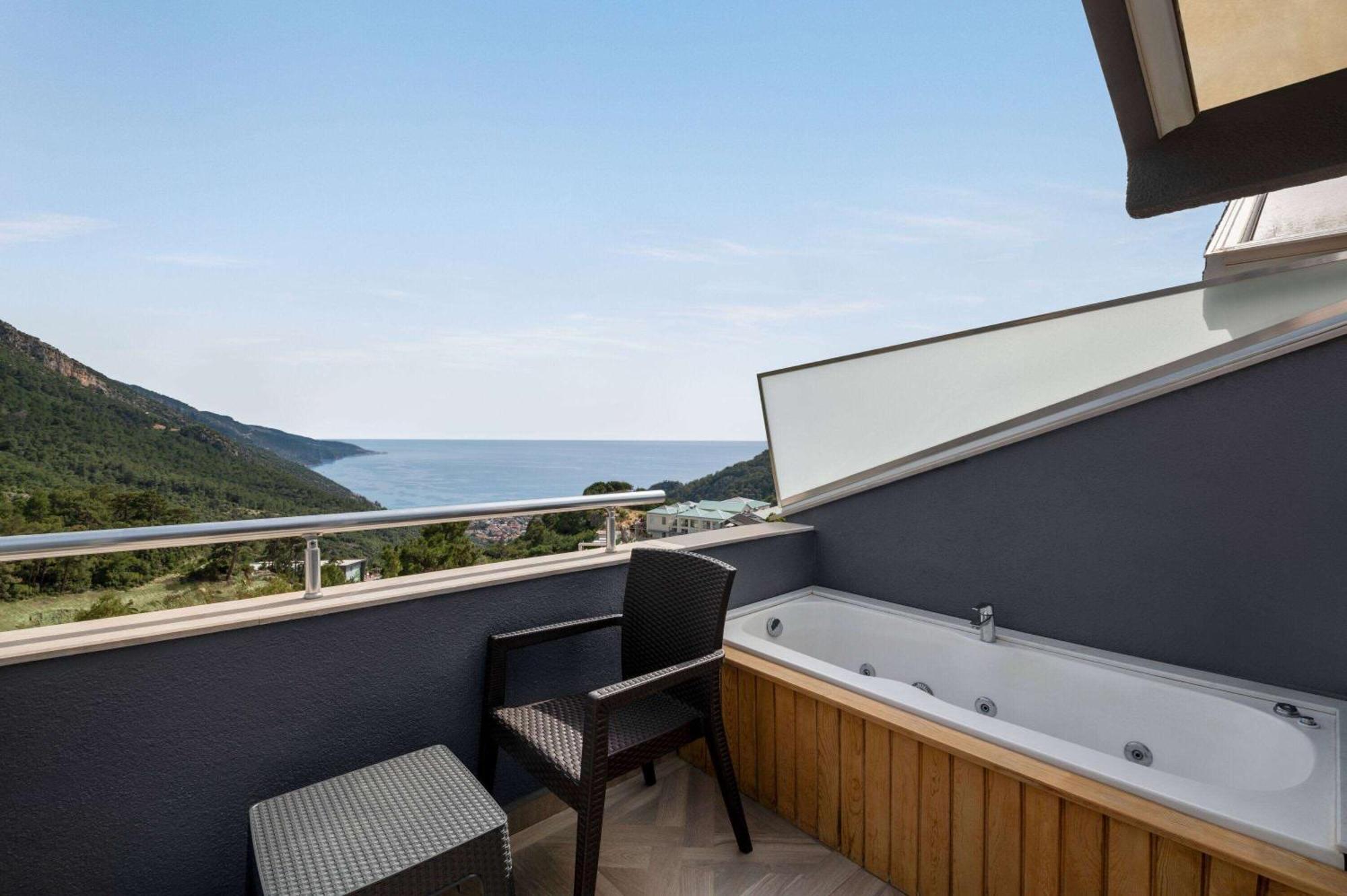 Ramada By Wyndham Fethiye Oludeniz (Adults Only) Exterior foto